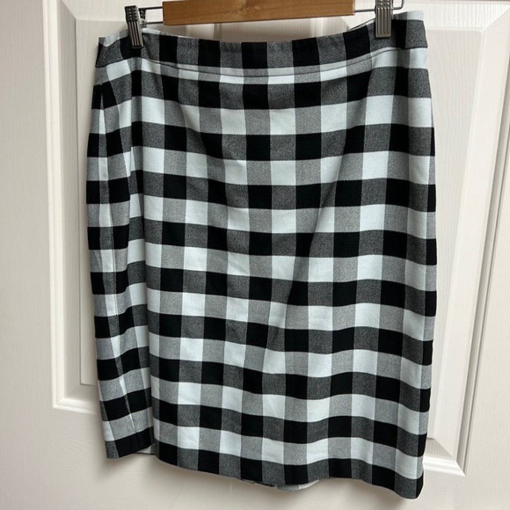 Anne Taylor size 12 petite pencil skirt